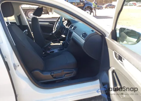 2016 Volkswagen Passat 1.8T S из США, поврежденный, VIN 1VWAS7A30GC009223